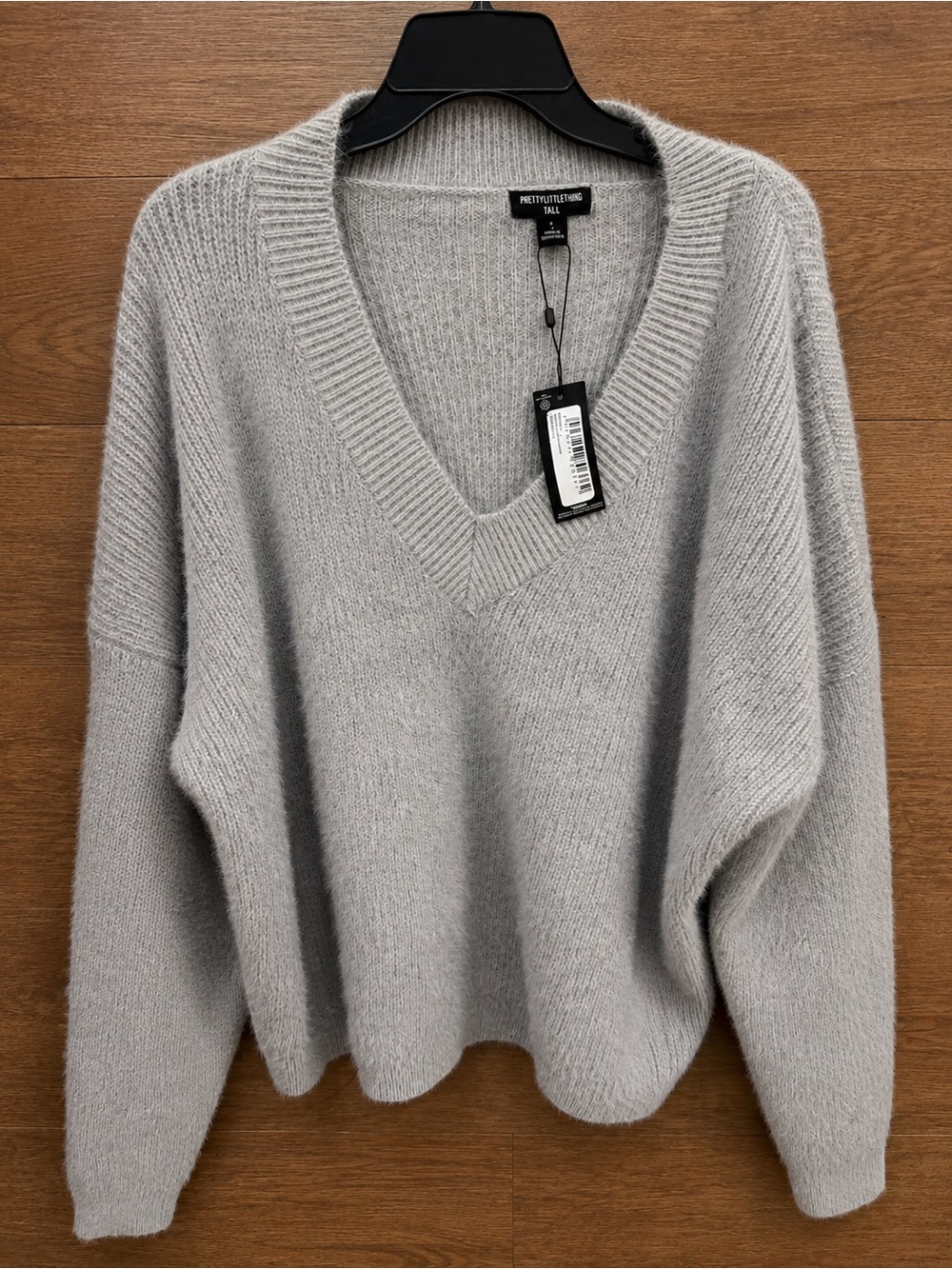 PrettyLittleThing Gray V-Neck Oversized Knit Sweater